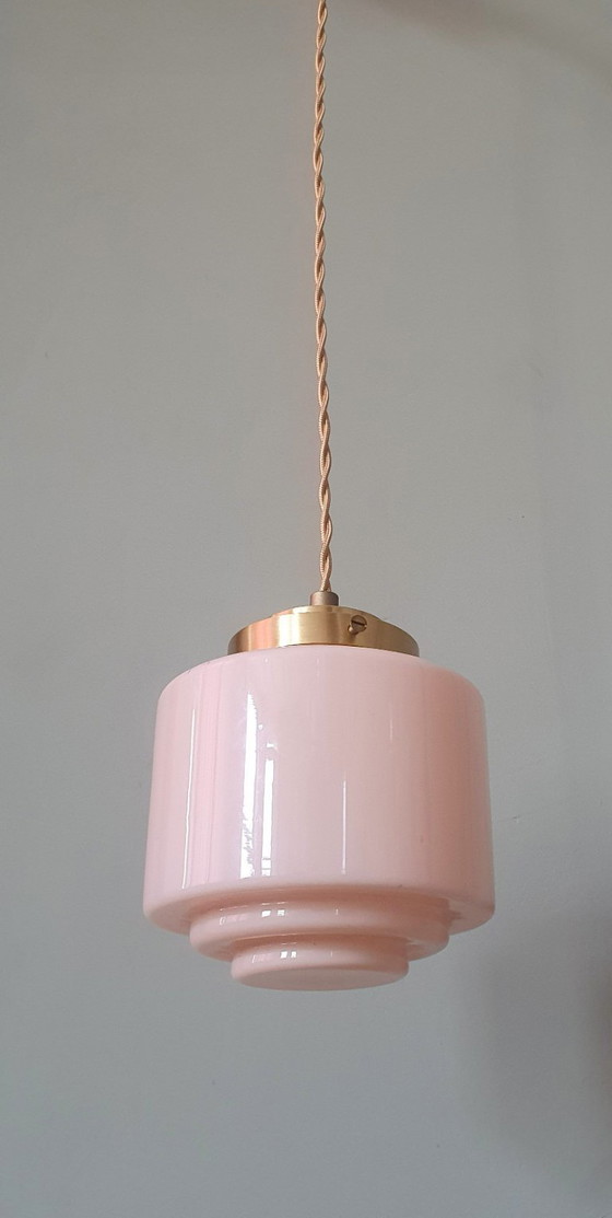 Image 1 of Vintage Art-Deco hanglamp van roze pastel opaline glas.
