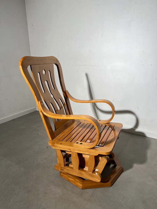 Silla mecedora giratoria de madera de estilo americano vintage – schommelstoelen (photo 2 of 5)