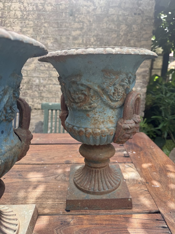 2 Antieke Tuinvazen – Decoratieve objecten, Iron (photo 9 of 13)