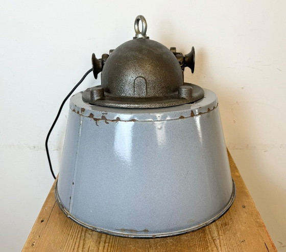 Image 1 of Grande lampada a sospensione industriale in ghisa e smalto grigio, anni '60