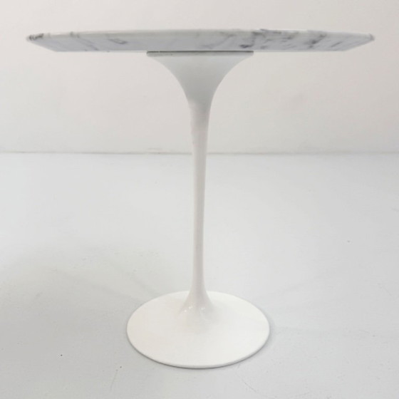 Image 1 of Mesa auxiliar Tulip de mármol de Eero Saarinen para Knoll, década de 1970