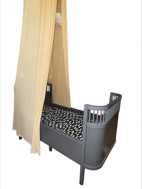 Image 1 of Sebra Bed Baby & Junior Grijs FSC Viggo Einfeldt