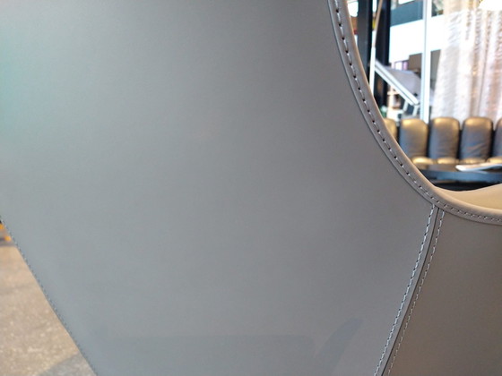 Image 1 of Fauteuil Poltrona Frau Mamy bleu avec repose-pieds