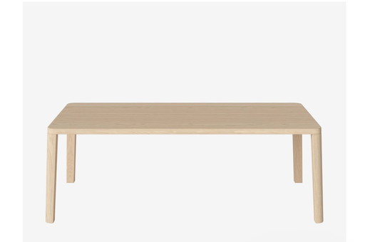 Der Gracefull Couchtisch von Bolia ist aus weiß pigmentierter Eiche gefertigt. 120/60 cm, Höhe 42 cm.