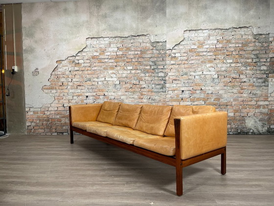 AP Stolen AP63/4 – Cuir marron clair | Hans J. Wegner – Canapés, Leather, Wood (photo 8 of 18)