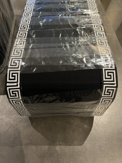 Nieuw: 2 Eichholtz zwsrte lampenkappen