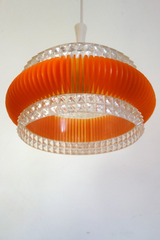 Space age chandelier in transparent plastic with orange 70s strip – Pendant lamps (photo 8 of 12)