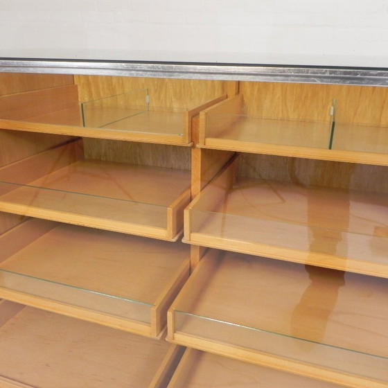 Image 1 of Mostrador/vitrina de exhibición de Ladenbau Brixius, 150 cm de largo, década de 1950.