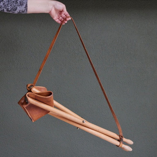 vintage hunter's chair – leather and beech wood