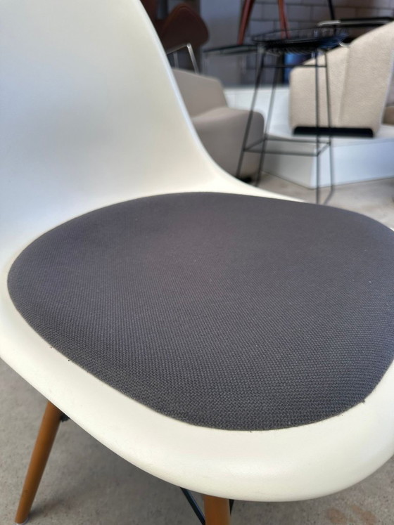 Image 1 of Silla Vitra DSW de nueva altura (3x)