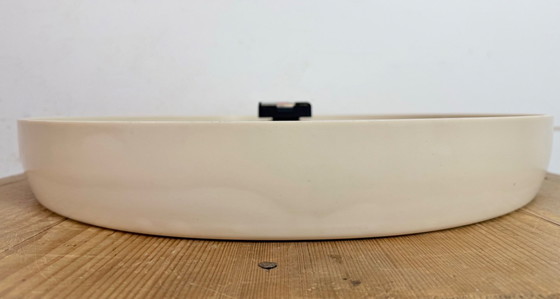 Image 1 of Große industrielle Bakelit-Fabrikwanduhr von Pragotron, 1960er Jahre