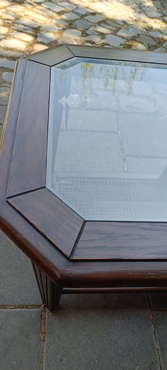 Image 1 of Vintage eikenhouten salontafel met facet geslepen blad
