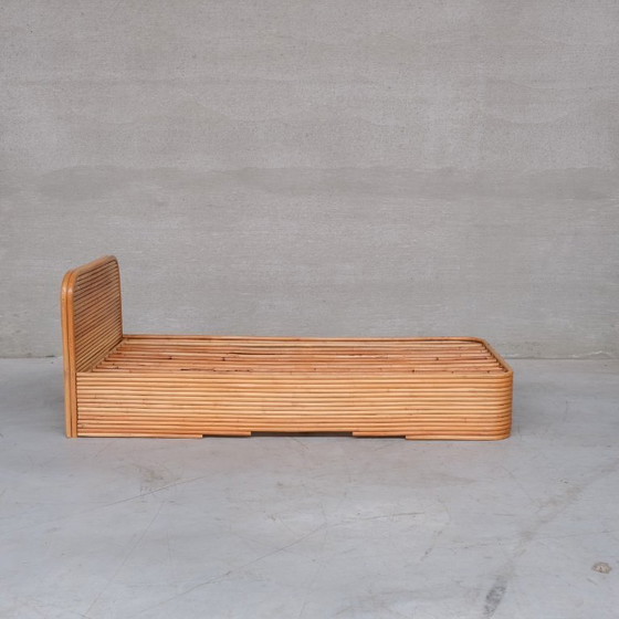 Image 1 of Lit de jour en rotin Mid Century (2 Disponibles)