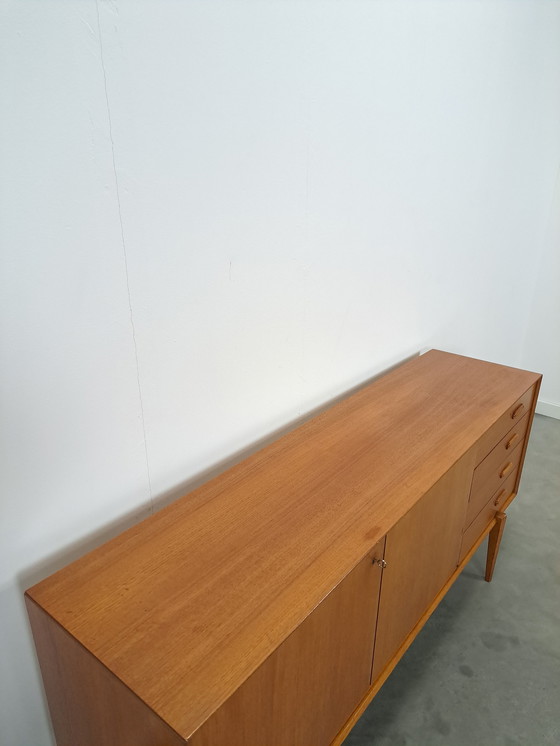 Image 1 of Buffet à hauts pieds et tiroirs