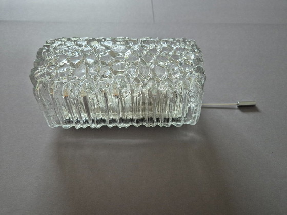 Image 1 of Glashütte Limburg wandarmatuur van ijsglas met trekschakelaar, vintage lamp uit 1960