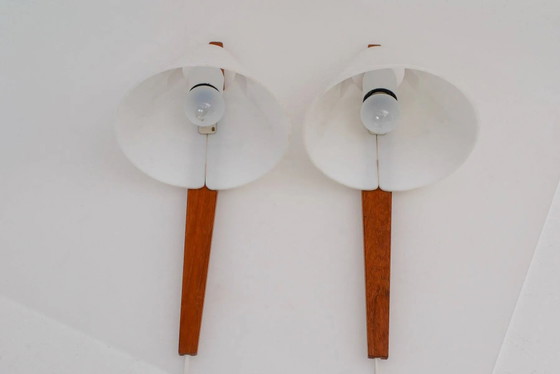 Mid-century moderne Zweedse wandlampen in teak van Uno & Östen Kristiansson voor Luxus, 1975, set van 2 (photo 19 of 21)