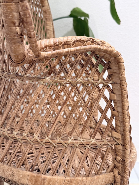 Image 1 of Rotan pauwenstoel voor kind