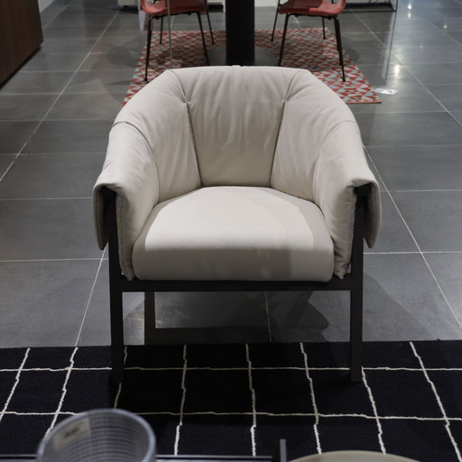 Ligne Roset Okumi fauteuil