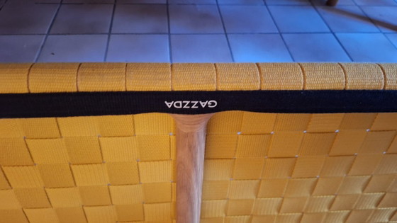 Gazzda Bett mit gelbem geflochtenem Kopfteil, Doppelbetten, Holz, Stoff, Modern (Foto 5 von 6)