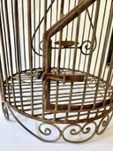 Ancienne cage à oiseau décorative en fer forgé