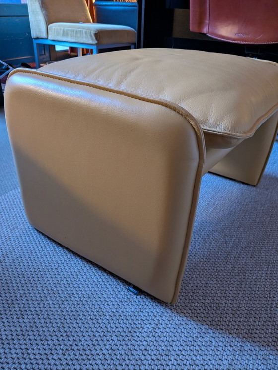 Image 1 of Leolux Poef