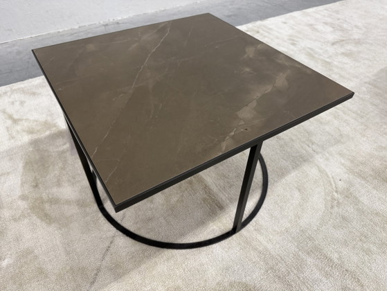 Image 1 of Mesa de centro Leolux Prismo con tablero de cerámica Pulpis