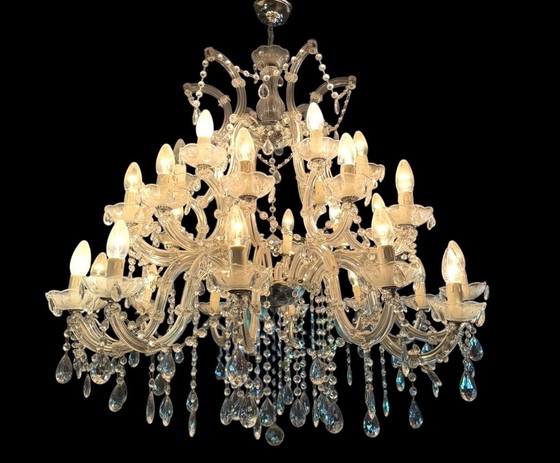 Image 1 of Bellissimo enorme lampadario di cristallo