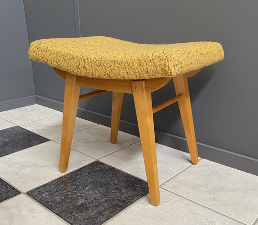 Tabouret en laine jaune 1960