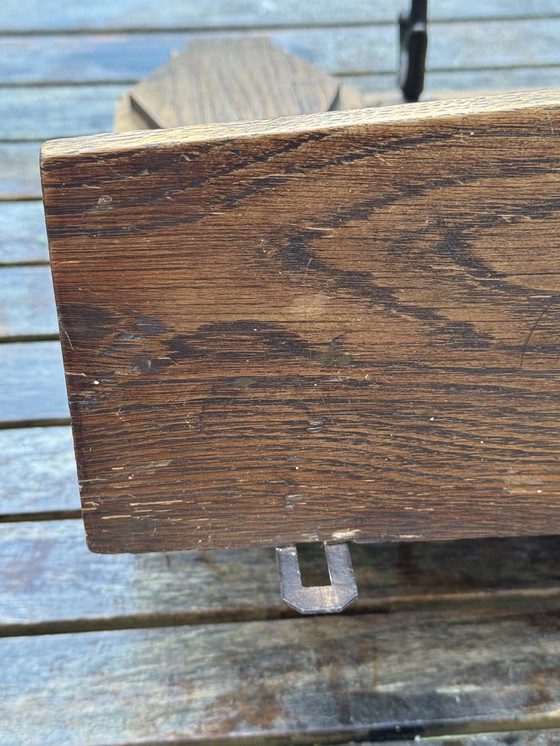 Image 1 of Porte-manteau de l'école d'Amsterdam | vers 1920 | Chêne massif | Une pièce qui attire tous les regards