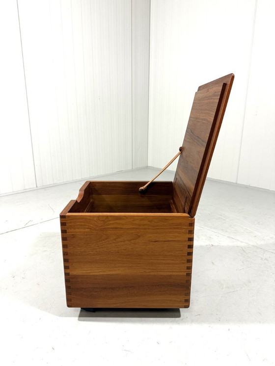 Image 1 of Coffre de rangement/table d'appoint en teck Salin Nyborg sur roulettes, Danemark, années 1960