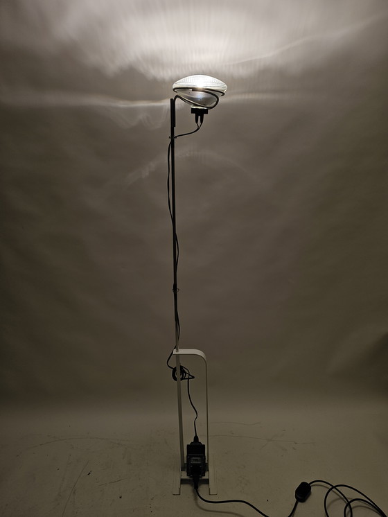 Image 1 of Set aus 2 Toio-Stehlampen, alte Originalversion, Flos