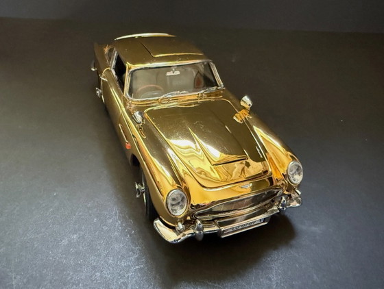 Image 1 of Danburt Mint Astin Martin DB5 James Bond Édition Or