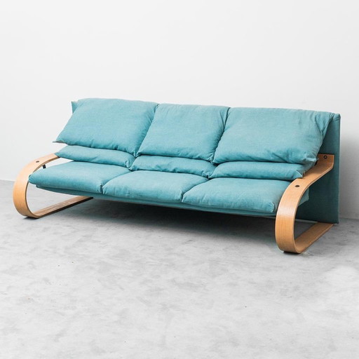 https://oldera.it/prodotto/divano-3-posti-in-tessuto-stile-alvar-aalto-legno-curvato-anni-70-vintage-modernariato