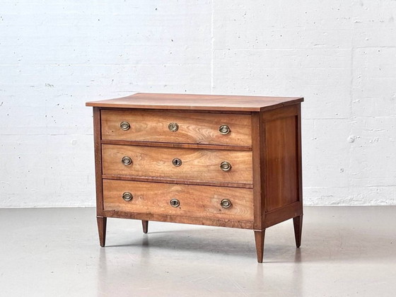 Antike klassizistische Kommode mit drei Schubladen, frühes 20. Jahrhundert – Kommoden, Wood, Vintage (photo 12 of 16)
