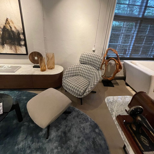 Sillón Minotti Russell con otomana