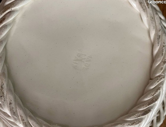 Image 1 of Caja de dulces con flores en relieve