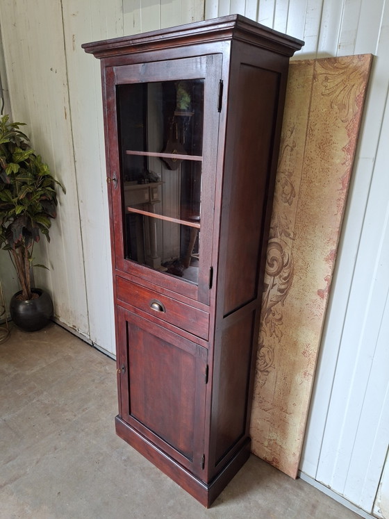 Image 1 of Donker teakhouten vitrinekast, servieskast, buffetkast  afm. 70x40cm en 185cm hoog.

