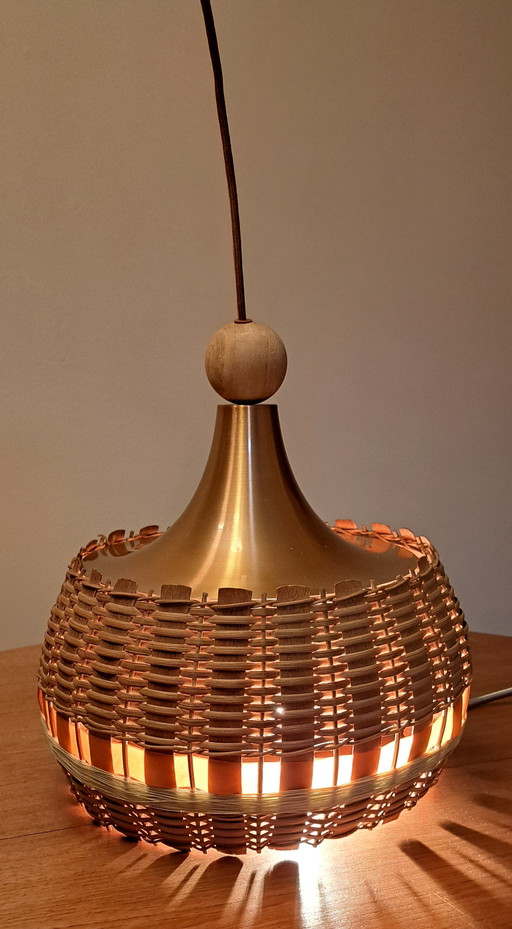 Doria Pendant Lamp – 1970s Vintage, Brass & Teak, Woven Look – Very Good Condition