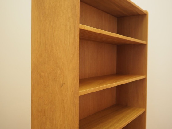 Librería danesa de chapa de fresno con estantes ajustables, años 70 – Madera (photo 11 of 18)