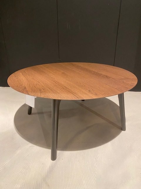 Leolux Rolan coffee table