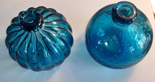 2 HAND-BLOWN VASES, NAIL GLASS AND RIBBED