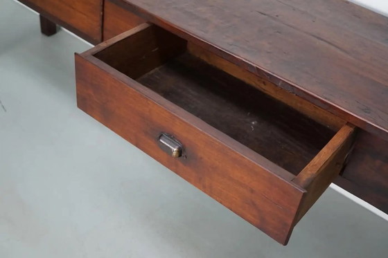 Image 1 of Großer, antiker französischer Beistelltisch im Kolonialstil aus Teakholz