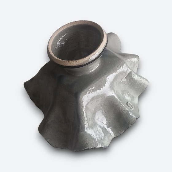 Image 1 of Studio ceramic bowl on foot with organic shape and gray glaze – signed studio mark