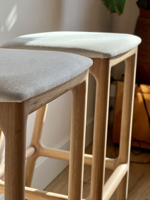 2 tabourets de bar Rocco neufs – 79 cm – Chêne massif – Charlie Pommier