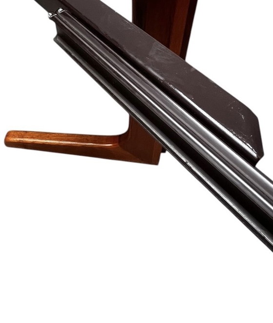 Image 1 of Extendable table