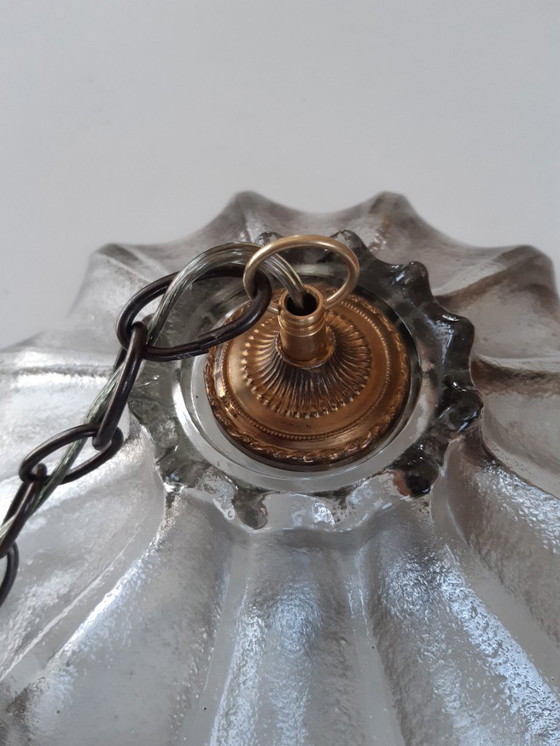 Image 1 of Lampada a sospensione in vetro ghiacciato a forma di calice e di petalo