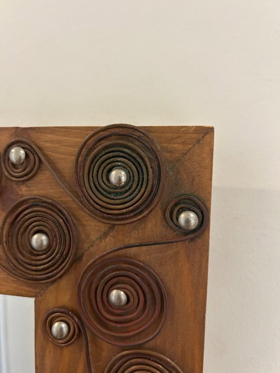 Image 1 of Brutalistische spiegel van hout en metaal, 1970