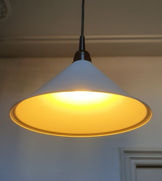 Image 1 of Vintage Hema kegelvormige hanglamp van wit metaal jaren 80