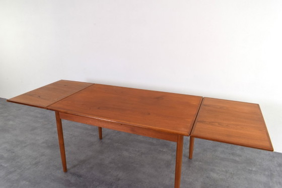 Image 1 of Uitschuifbare eettafel van Deens teakhout uit het midden van de 20e eeuw, jaren 60.