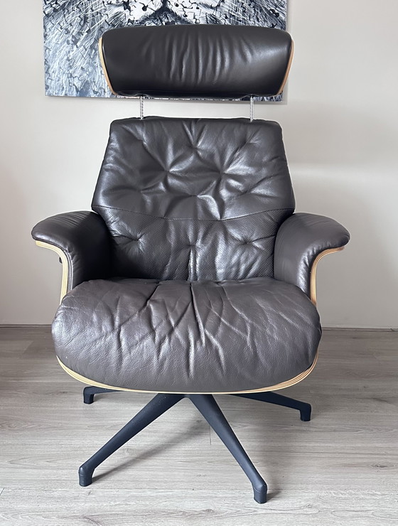 Flexlux ist mit dem Sessel von Hocker Design zufrieden. – Wood, Leather (photo 6 of 10)